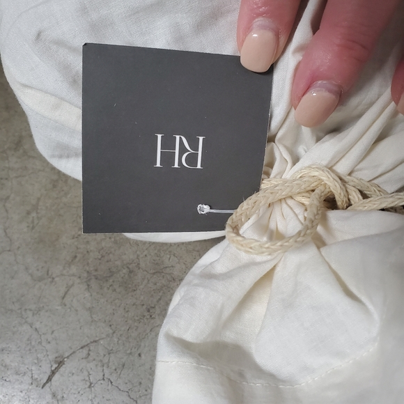 Restoration hardware twin bedding set - Picture 3 of 5